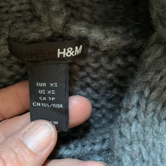 H&M sweater dress - Picture 3 of 3